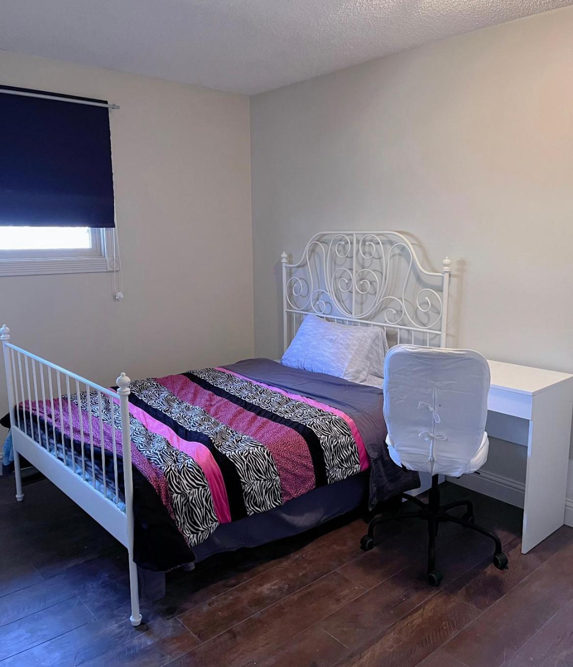 Calgary-Banff House Close Lrt&Dt&Free Parking Apartman Kültér fotó