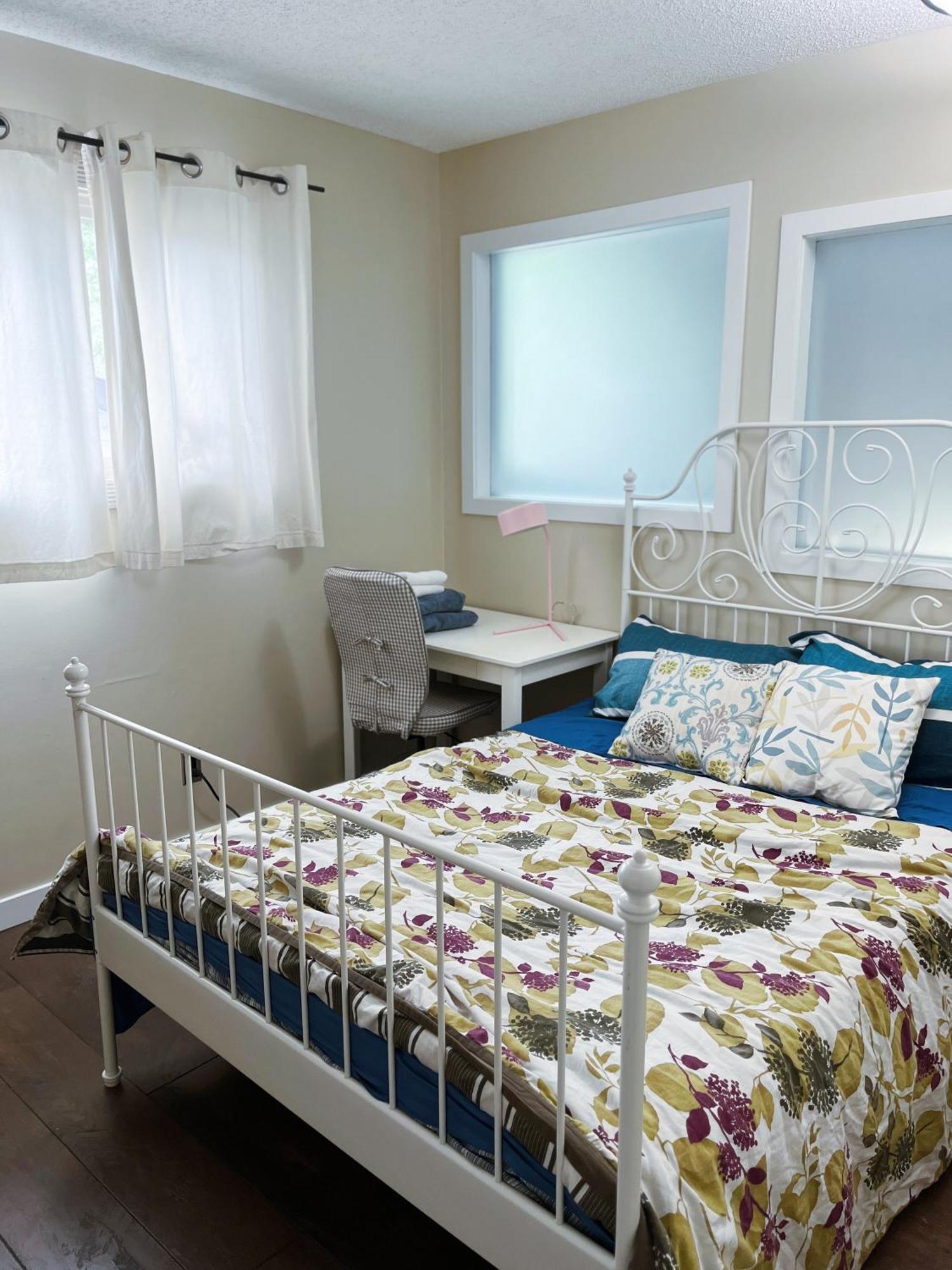 Calgary-Banff House Close Lrt&Dt&Free Parking Apartman Kültér fotó