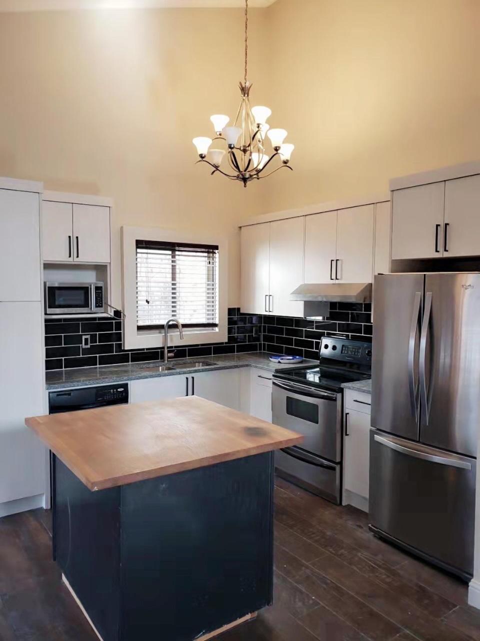 Calgary-Banff House Close Lrt&Dt&Free Parking Apartman Kültér fotó