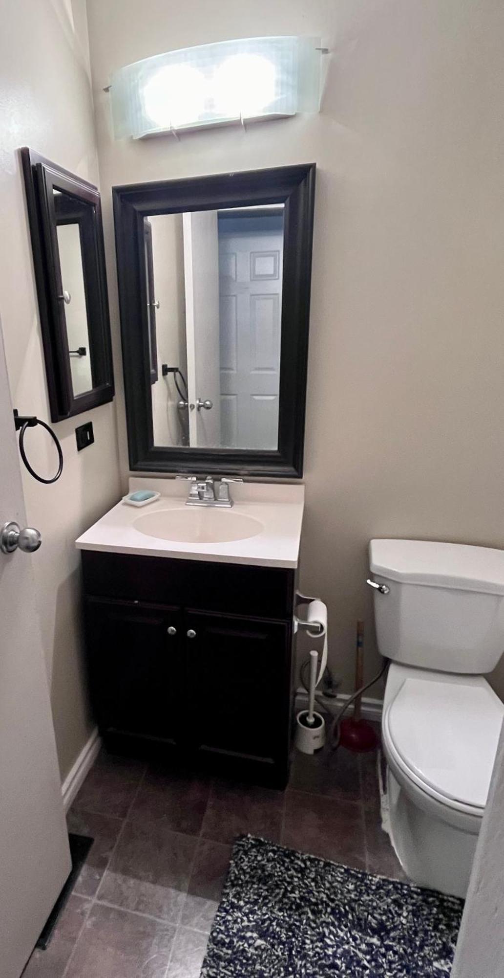 Calgary-Banff House Close Lrt&Dt&Free Parking Apartman Kültér fotó